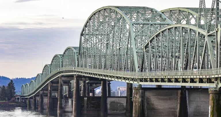 which bridge should movers take between Portland and Vancouver WA