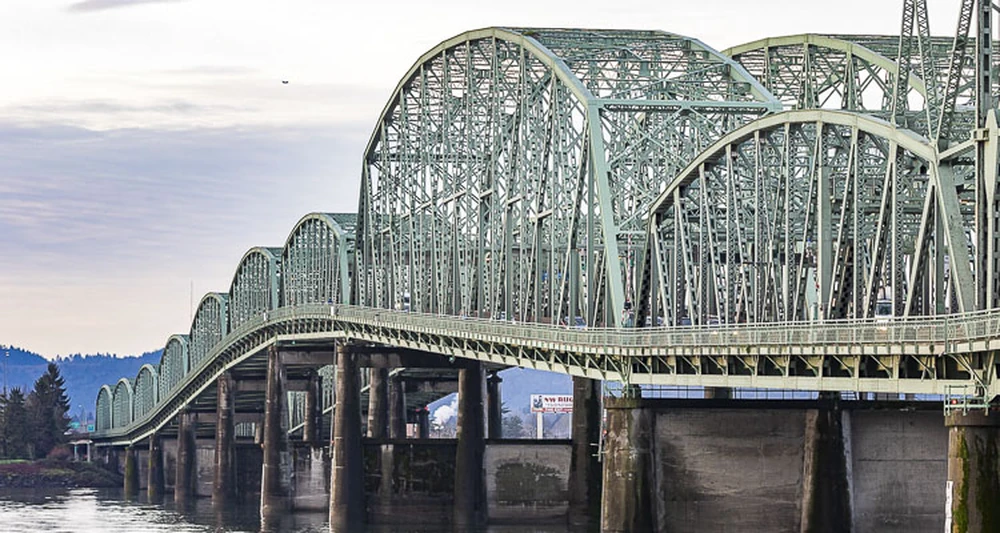 which bridge should movers take between Portland and Vancouver WA