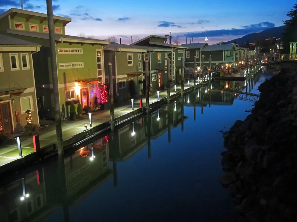 what does it take to move into a Portland floating home